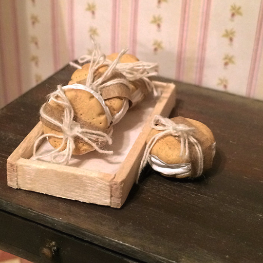 1:12 Scale Vintage Modern Miniature Snickerdoodle Ice Cream Sandwiches